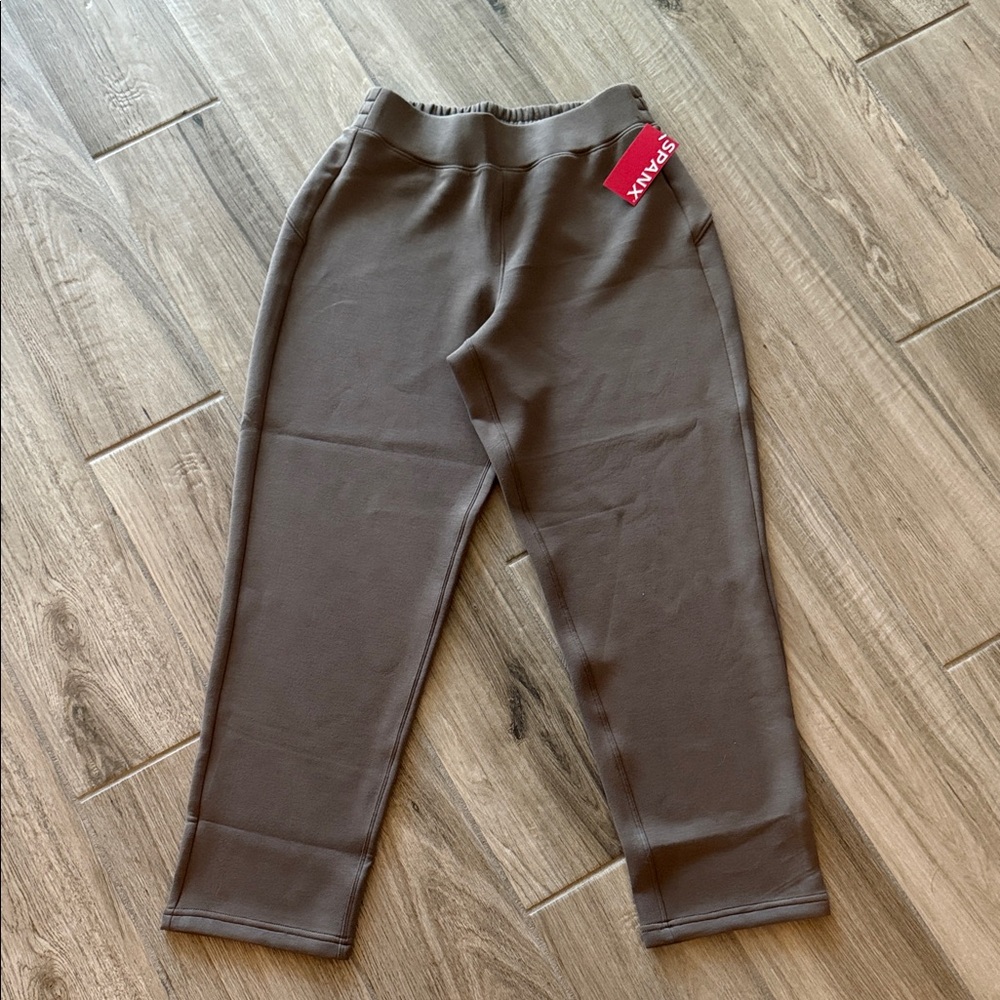 SPANX Air Essentials slim straight pant - Picture 2 of 5